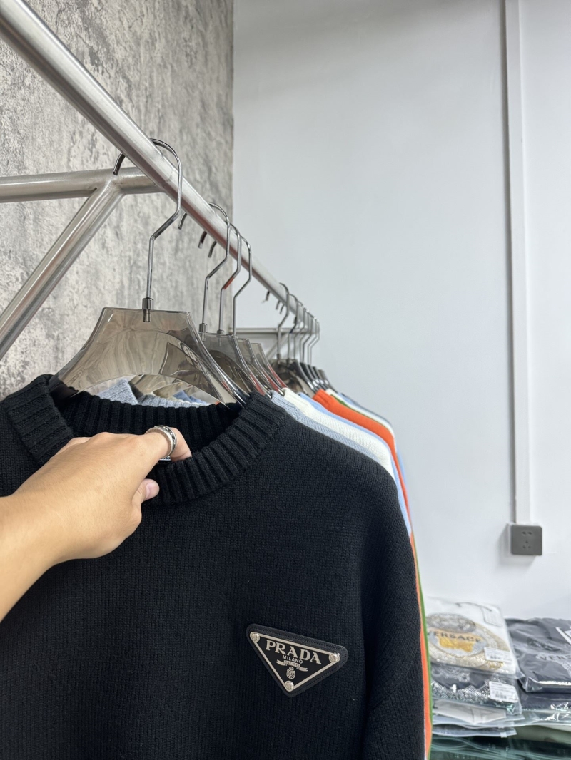 Pra*a sweater